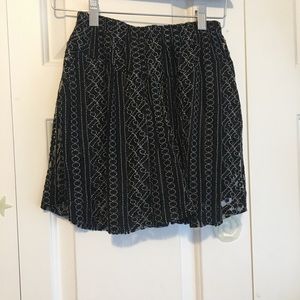 Korean black and white Elastic Skorts